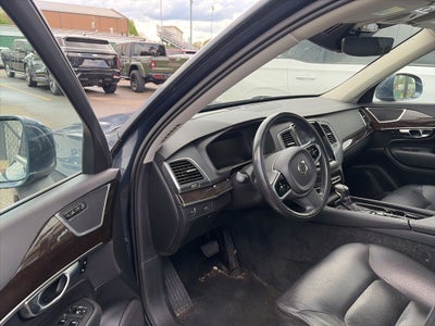 2019 Volvo XC90 T6 Momentum