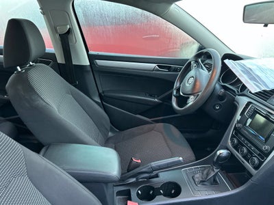 2016 Volkswagen Passat Base