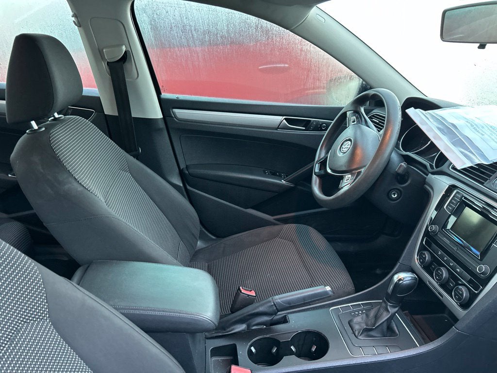 2016 Volkswagen Passat Base