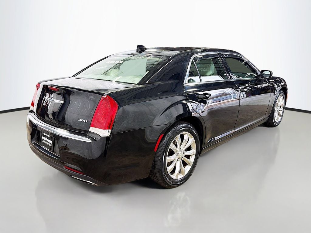 2016 Chrysler 300 Limited