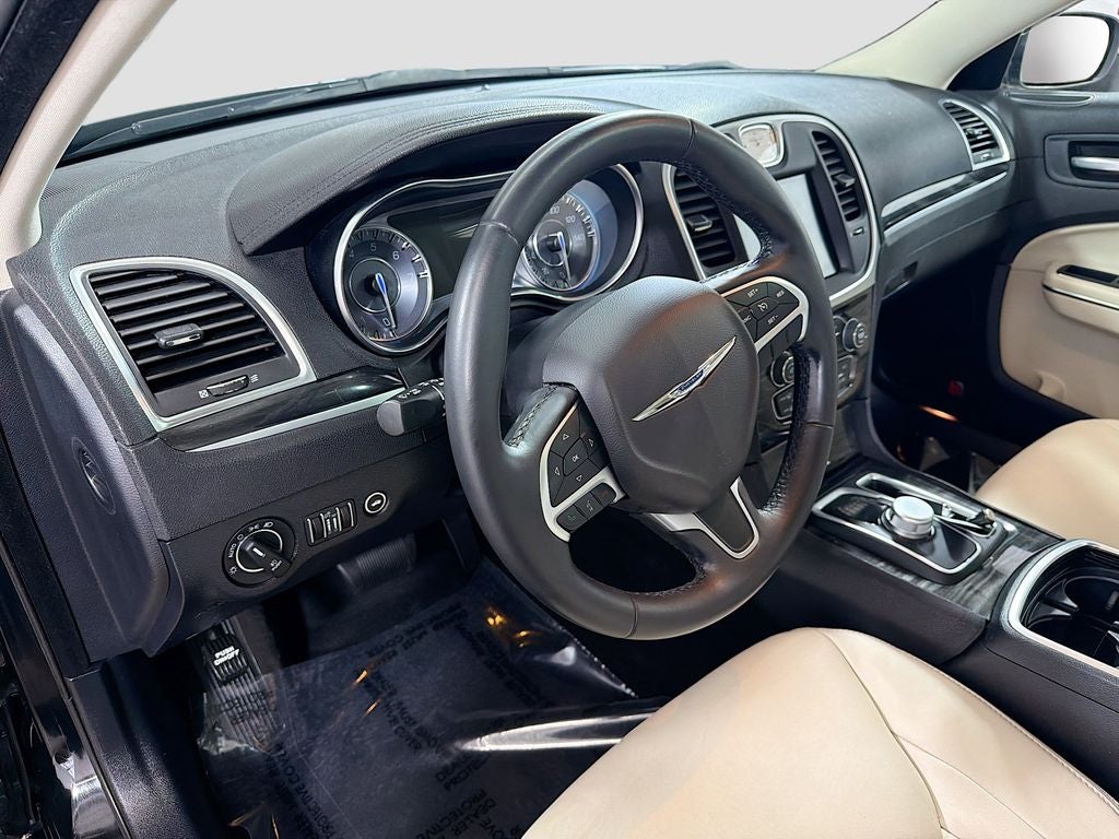 2016 Chrysler 300 Limited