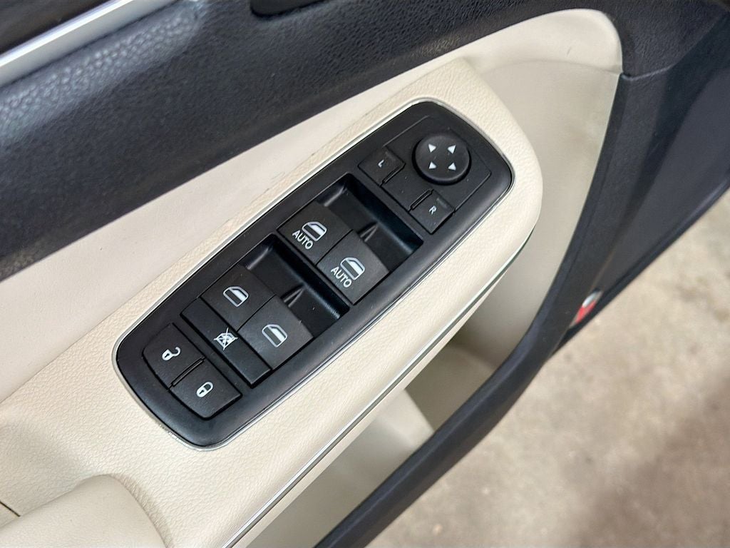 2016 Chrysler 300 Limited