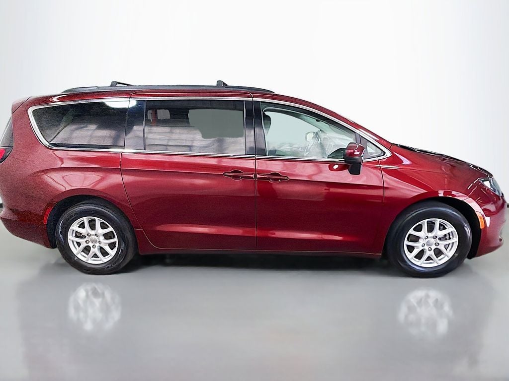 2020 Chrysler Voyager LXI