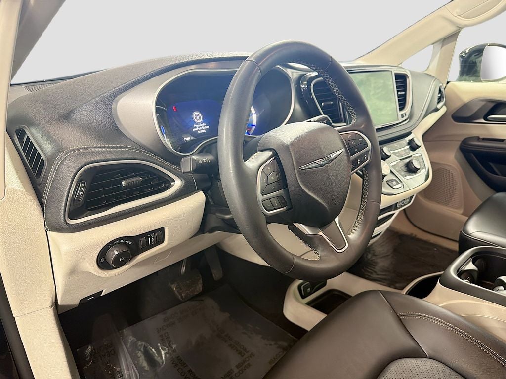 2024 Chrysler Pacifica Select
