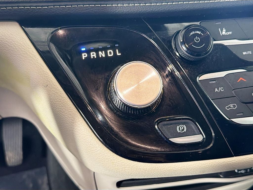 2024 Chrysler Pacifica Select