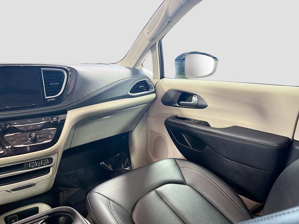 2024 Chrysler Pacifica Select