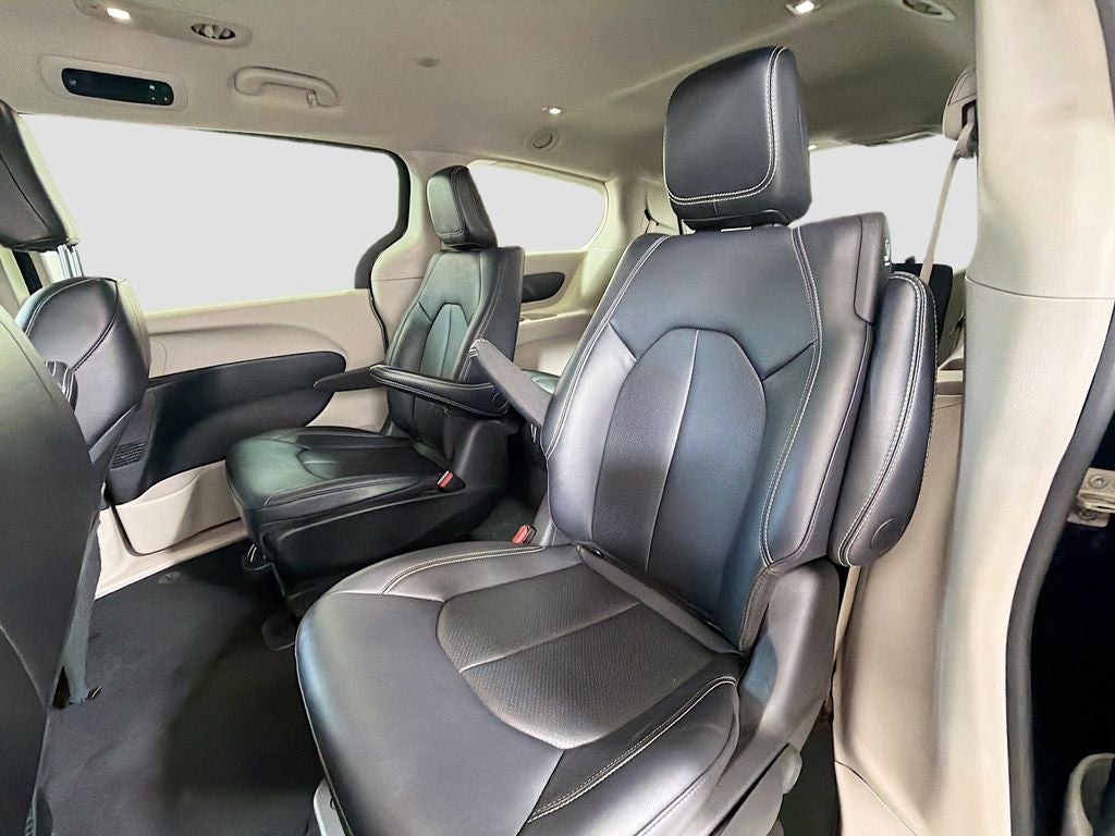 2024 Chrysler Pacifica Select