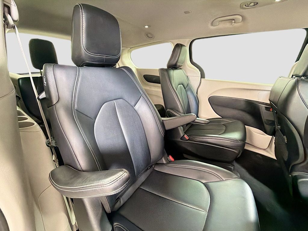 2024 Chrysler Pacifica Select