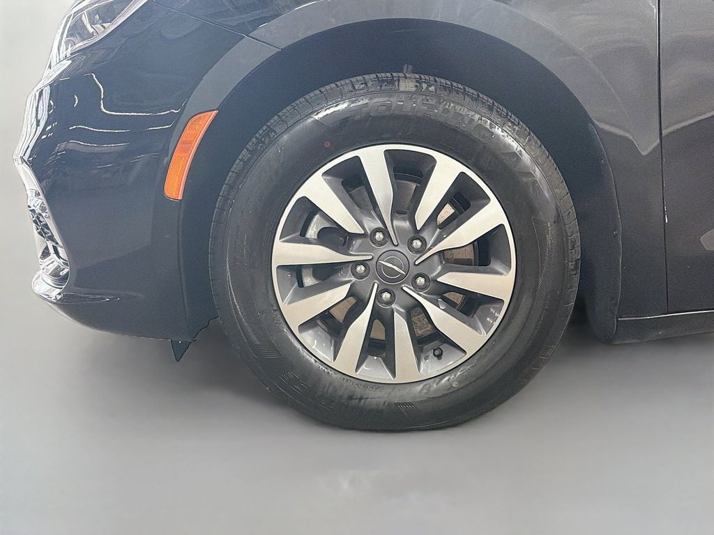 2024 Chrysler Pacifica Select