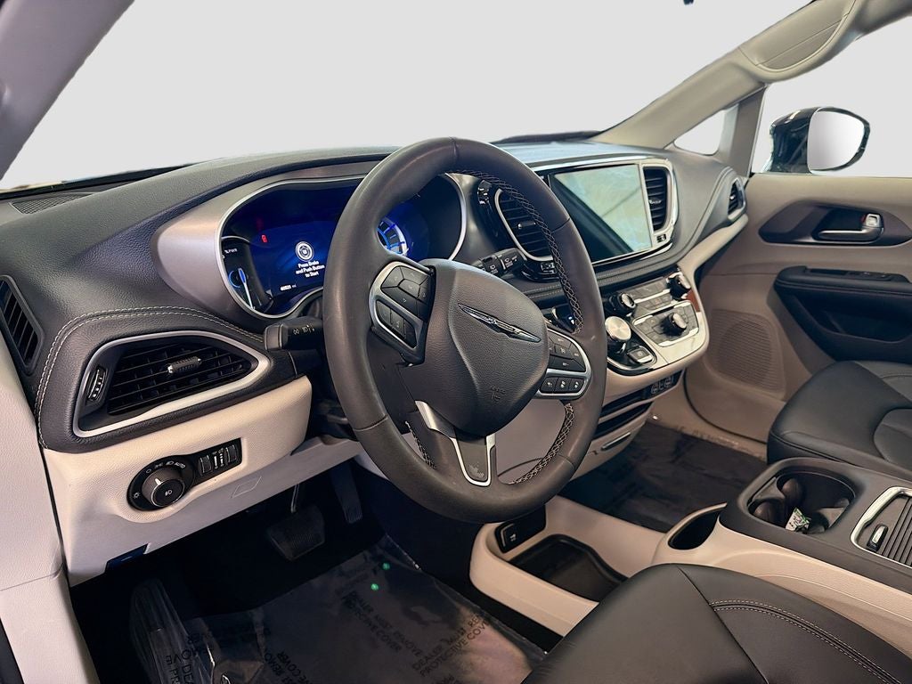 2024 Chrysler Pacifica Select