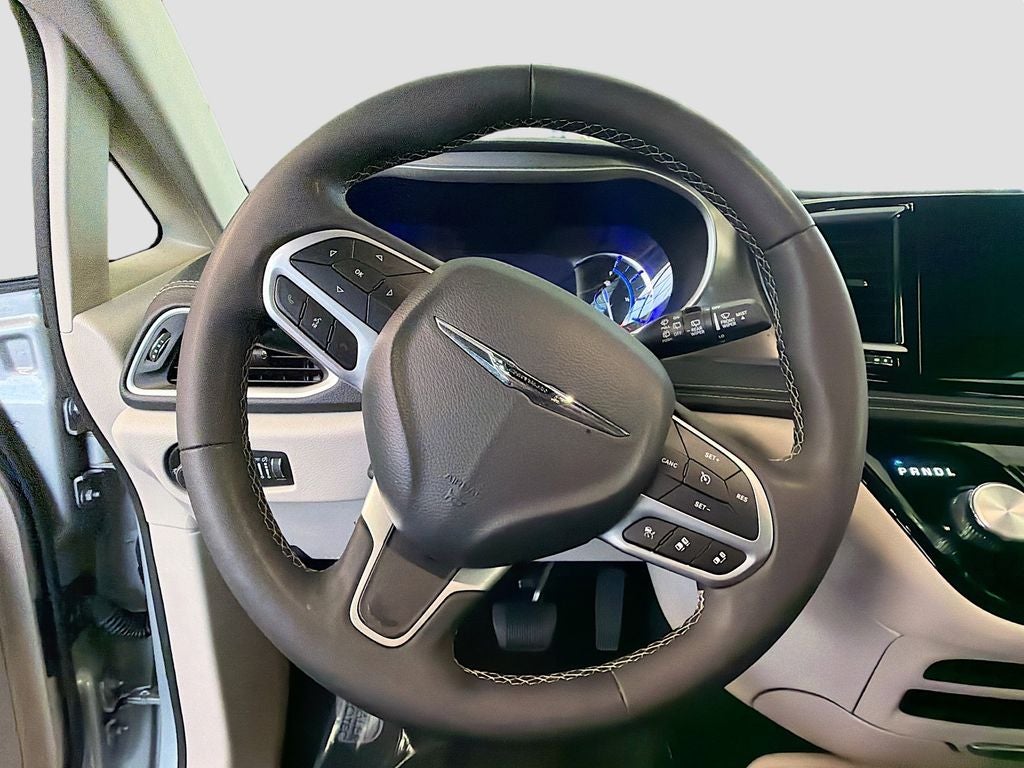 2024 Chrysler Pacifica Select
