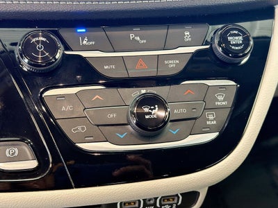 2024 Chrysler Pacifica Select