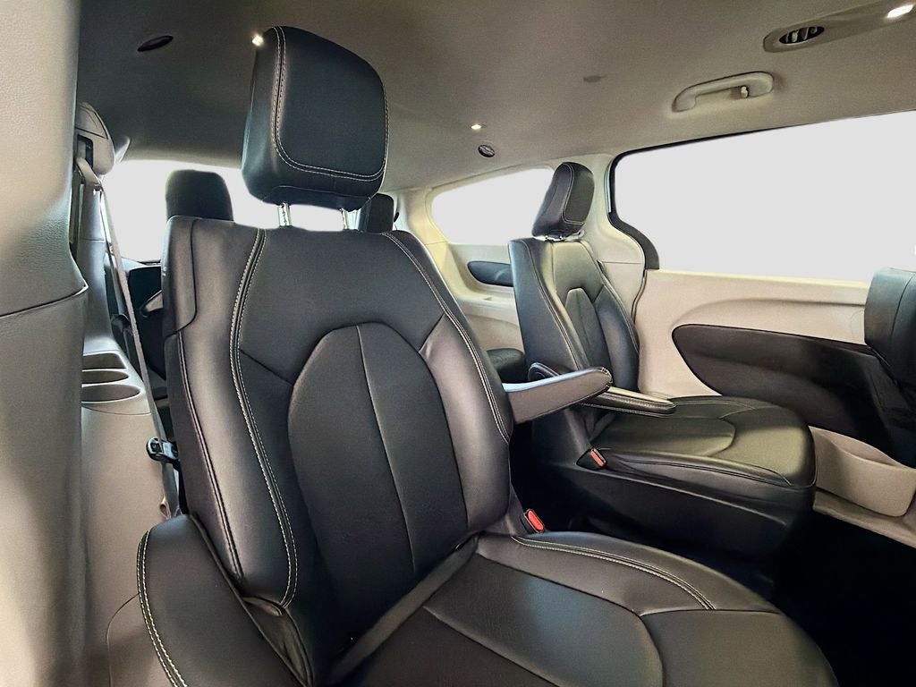 2024 Chrysler Pacifica Select