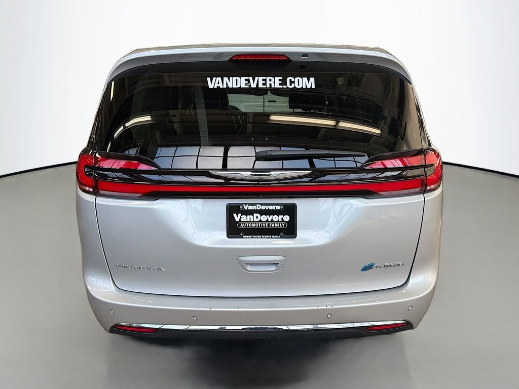 2024 Chrysler Pacifica Hybrid Select