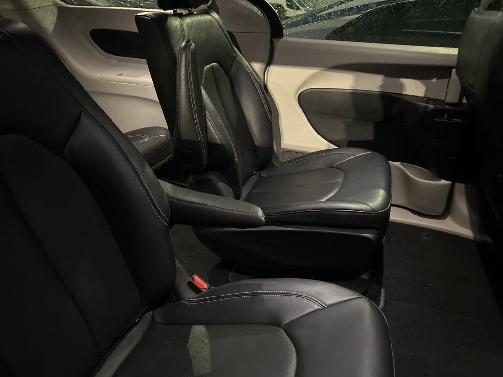 2024 Chrysler Pacifica Hybrid Select