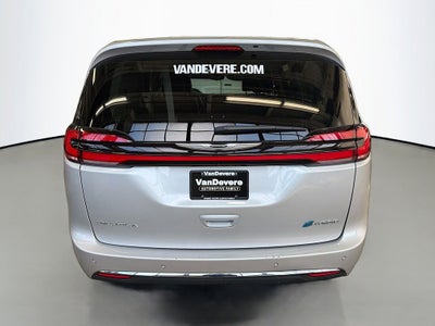 2024 Chrysler Pacifica Select