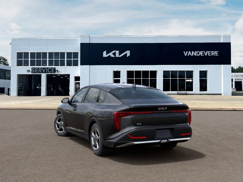 2026 Kia K4 LXS