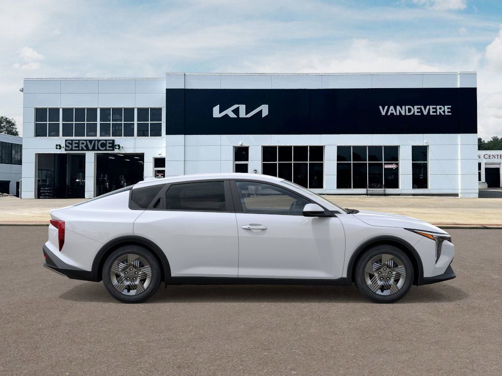 2026 Kia K4 LX