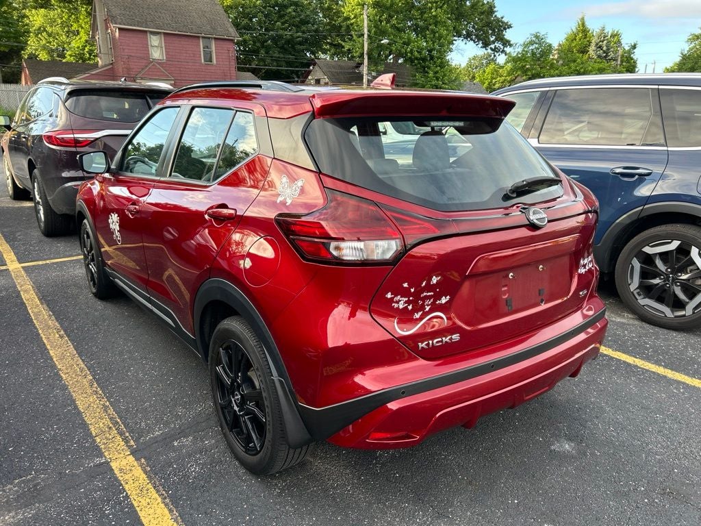 2023 Nissan Kicks SR