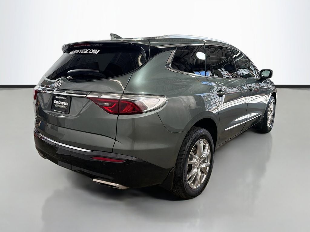 2022 Buick Enclave Essence