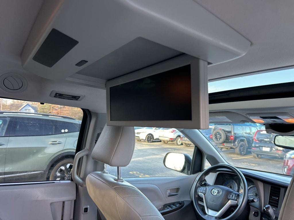 2015 Toyota Sienna 7 Passenger