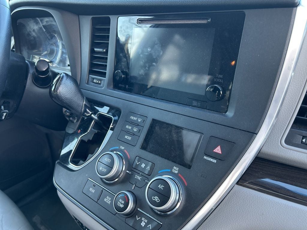 2015 Toyota Sienna 7 Passenger