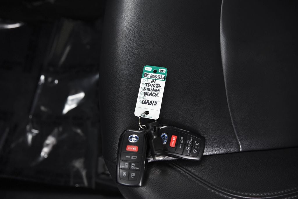 2021 Toyota Sienna XSE 7 Passenger