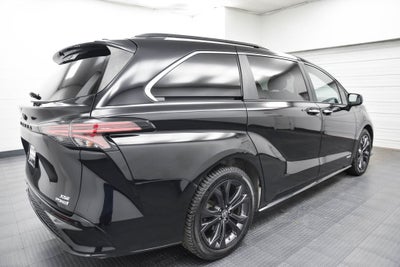 2021 Toyota Sienna XSE 7 Passenger