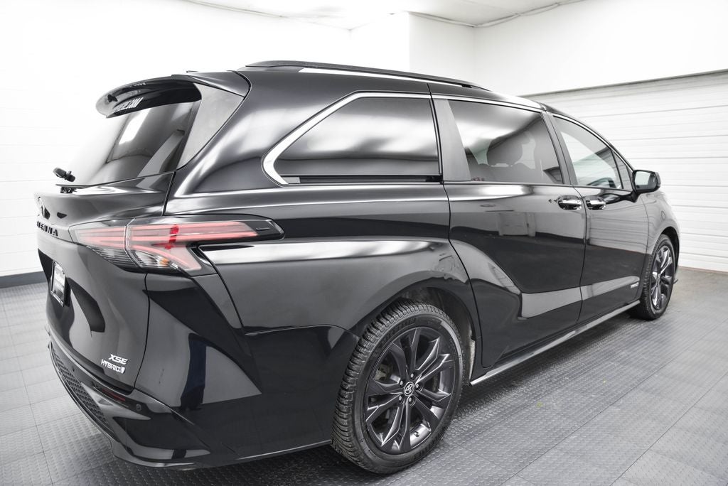 2021 Toyota Sienna XSE 7 Passenger