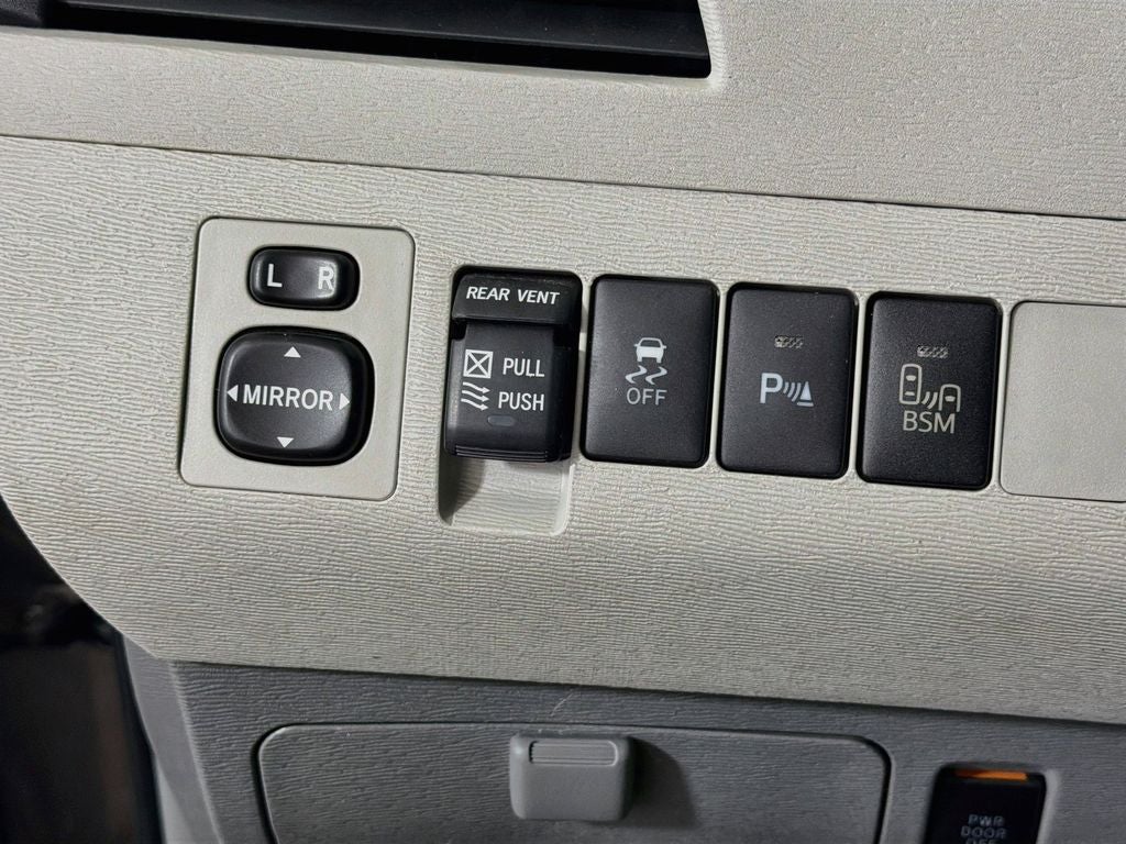 2014 Toyota Sienna XLE 8 Passenger