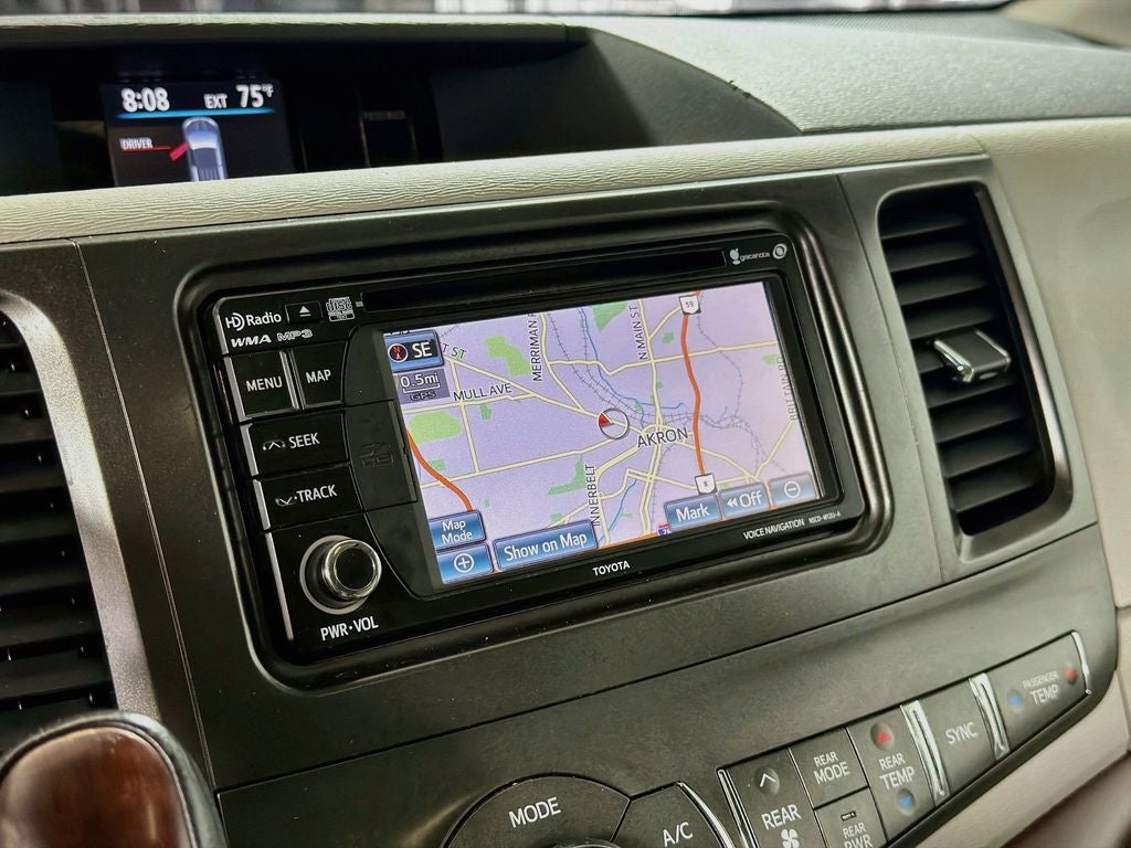 2014 Toyota Sienna XLE 8 Passenger