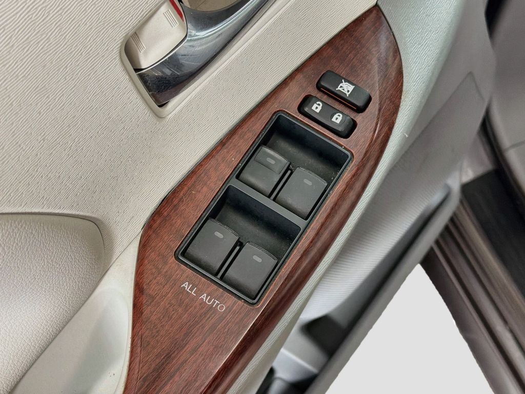 2014 Toyota Sienna XLE 8 Passenger