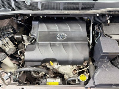 2014 Toyota Sienna XLE 8 Passenger