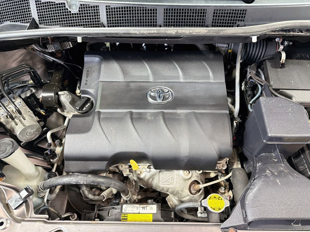 2014 Toyota Sienna XLE 8 Passenger