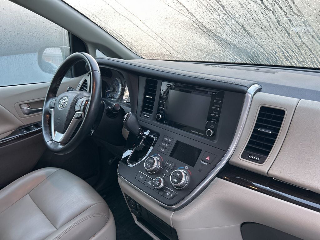2019 Toyota Sienna XLE 8 Passenger