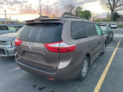 2019 Toyota Sienna XLE 8 Passenger