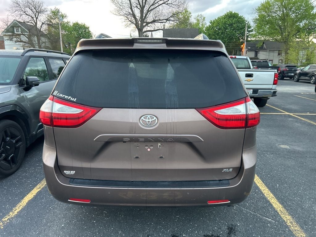 2019 Toyota Sienna XLE 8 Passenger