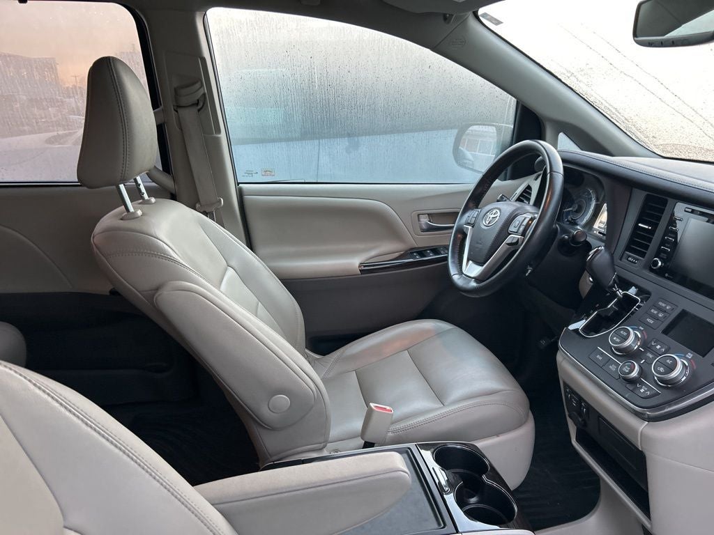 2019 Toyota Sienna XLE 8 Passenger