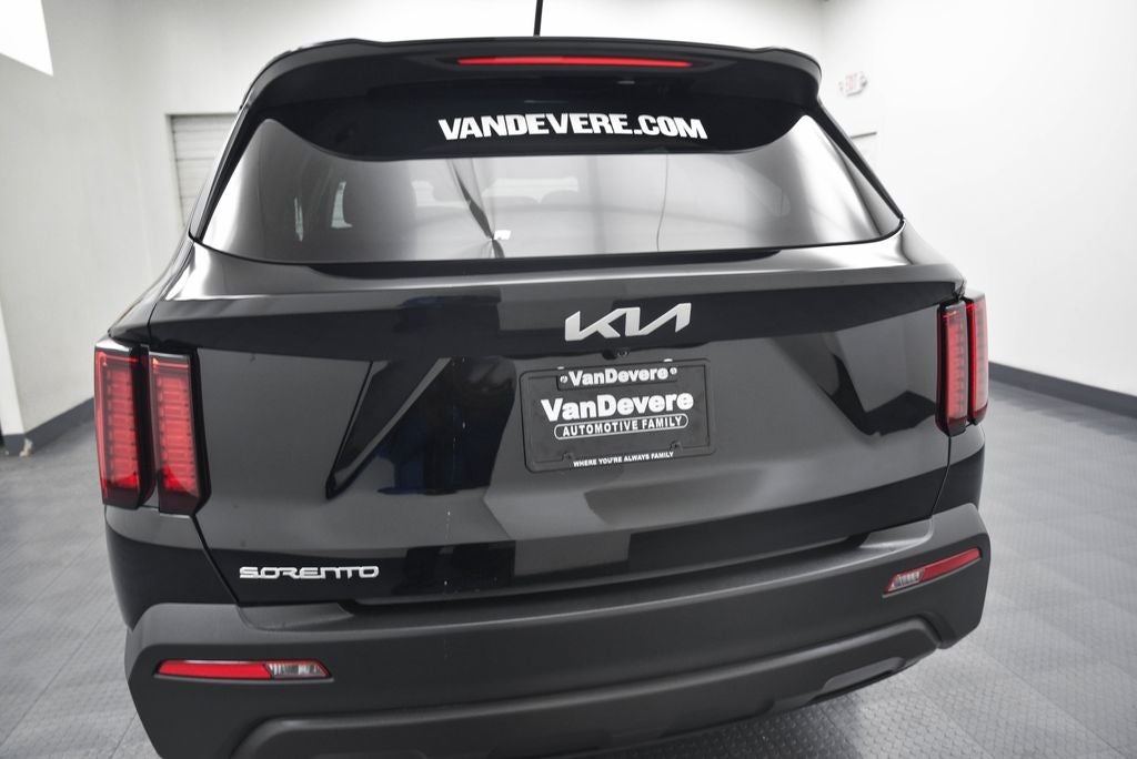 2023 Kia Sorento LX
