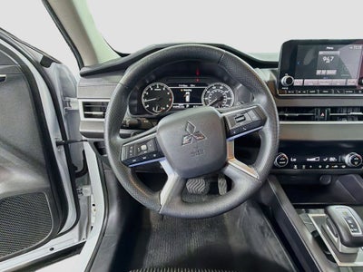 2023 Mitsubishi Outlander ES