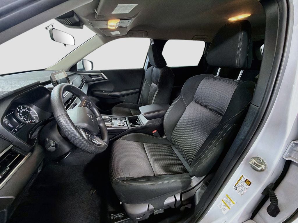2023 Mitsubishi Outlander ES