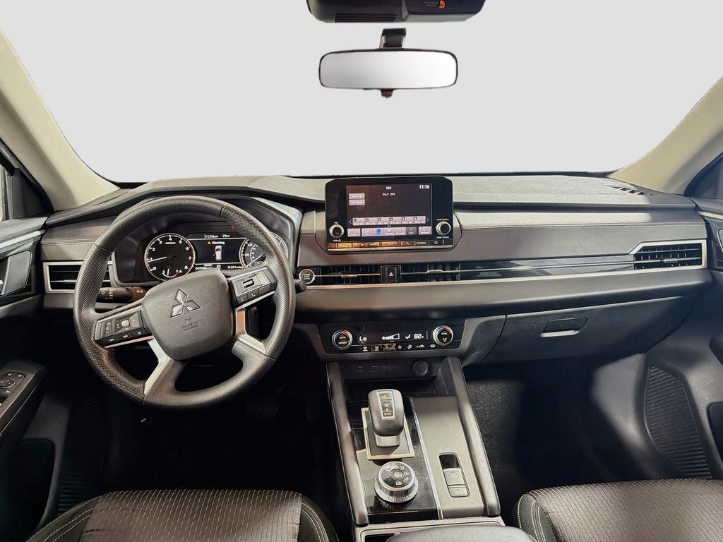 2023 Mitsubishi Outlander ES
