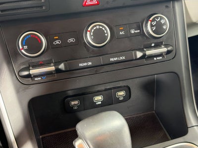 2023 Kia Carnival LX Seat Package