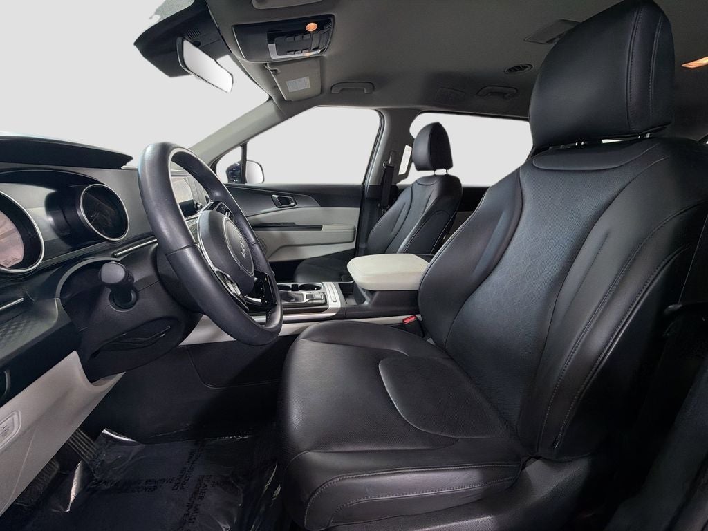 2023 Kia Carnival LX Seat Package