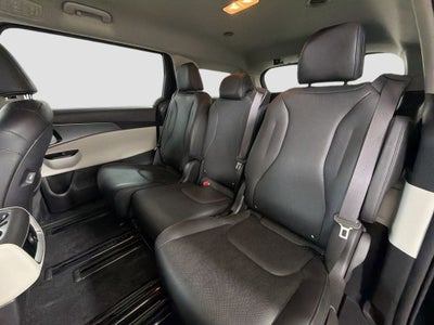 2023 Kia Carnival LX Seat Package