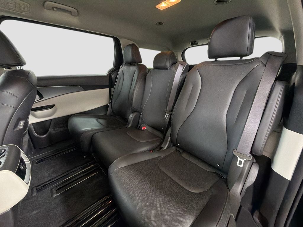 2023 Kia Carnival LX Seat Package