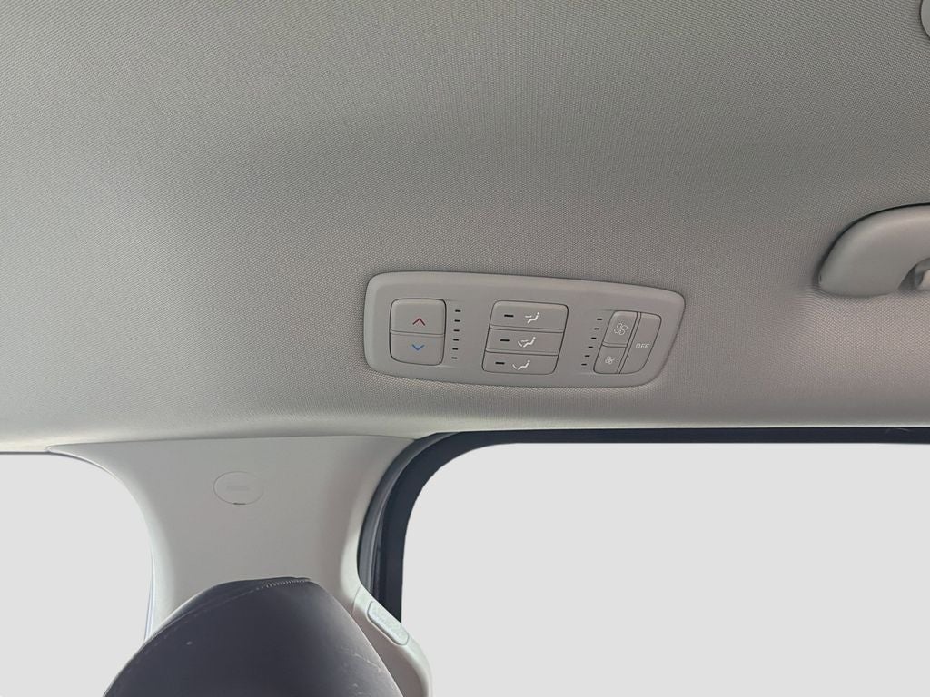 2023 Kia Carnival LX Seat Package