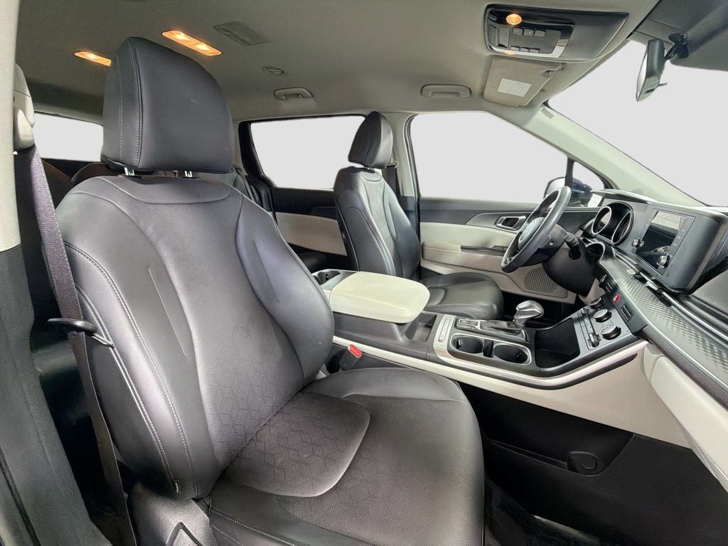 2023 Kia Carnival LX Seat Package