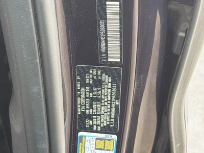 2023 Kia Carnival LX Seat Package