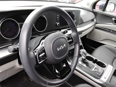 2023 Kia Carnival LX